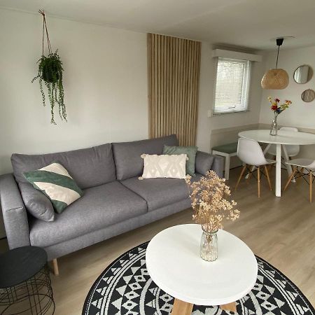 Chalet Heische Tip In Zeeland, Noord-Brabant Voor Max 3 Volwassenen En 2 Kinderen Hotell Exteriör bild